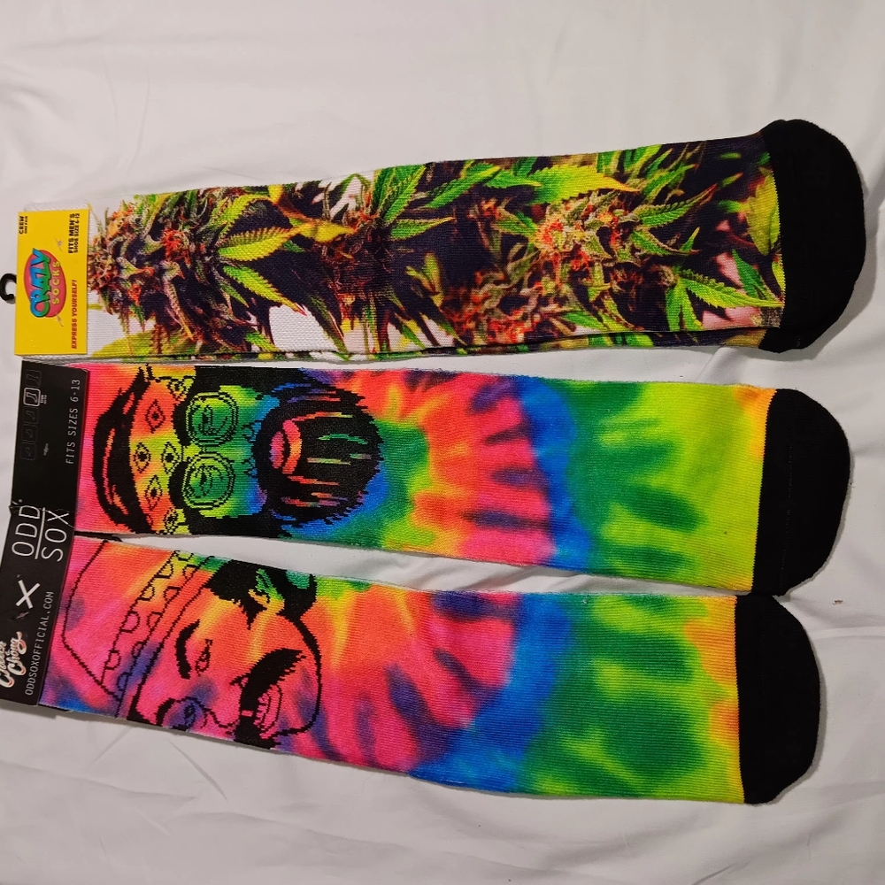 Tie dye ODDSOX 2 pairs brand new with tags at a great price $24